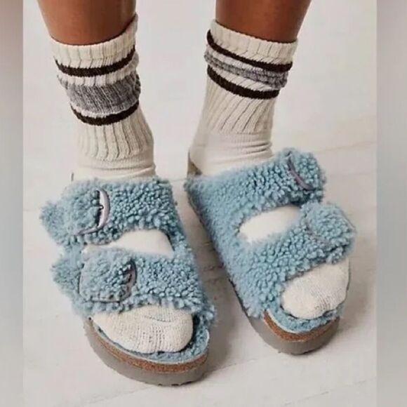 Birkenstock Shoes - NWT BIRKENSTOCK BIG BUCKLE Teddy Shearling Free People Sandals